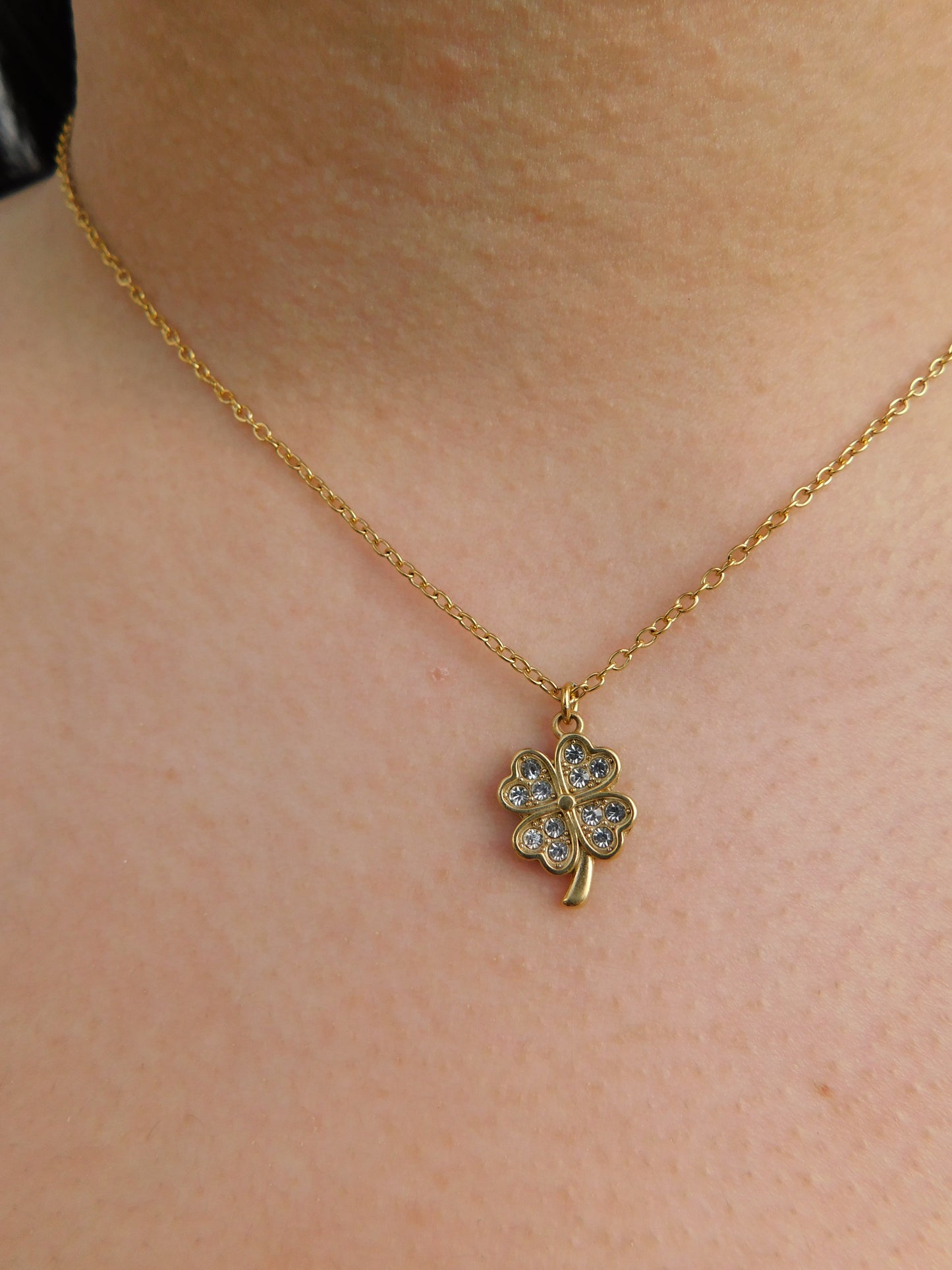 Colar Trevo Brilhante