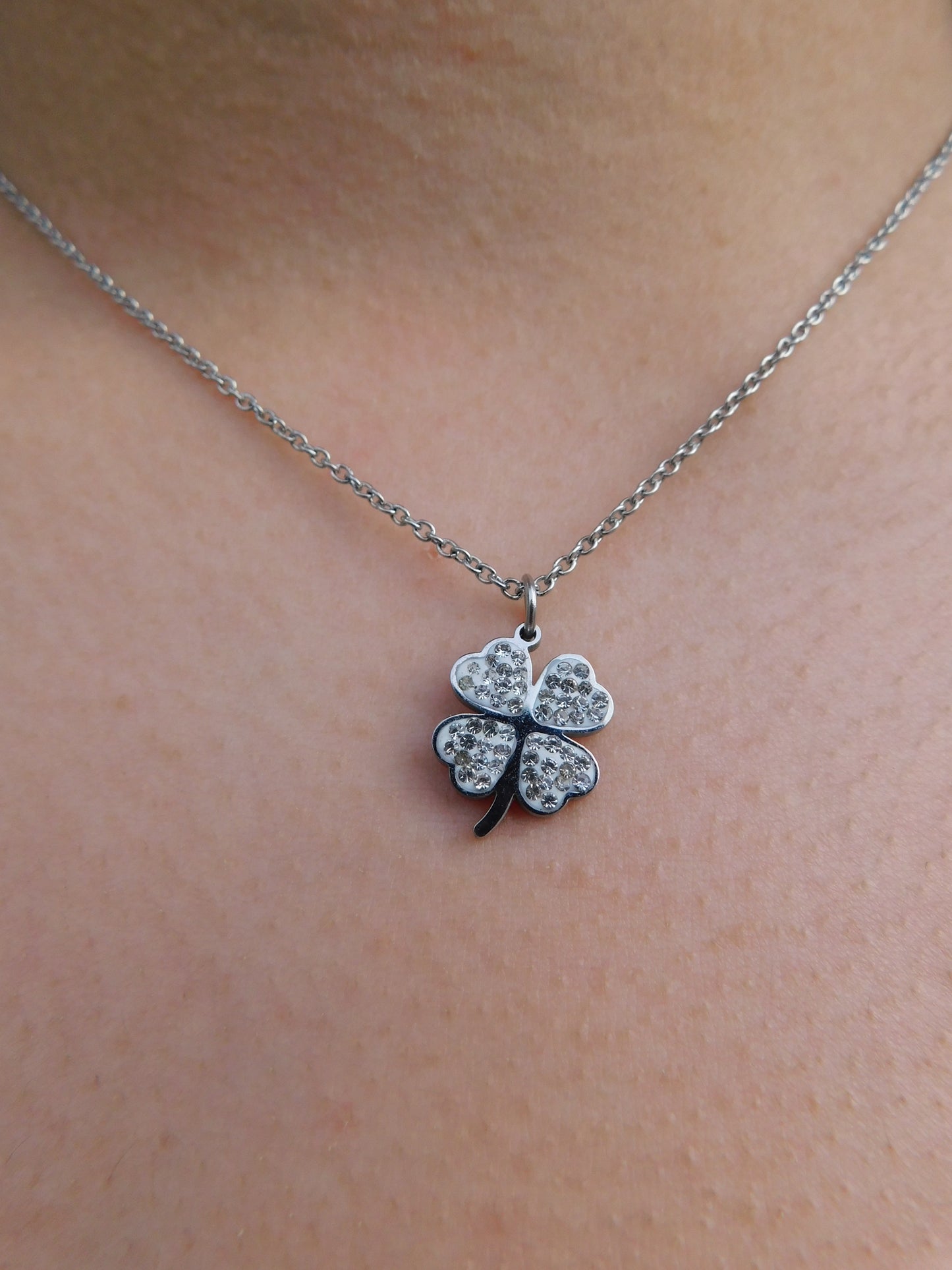 Colar Trevo Brilhante